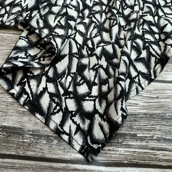 Lily White Women's Lightweight Open Cardigan Abstract White Black XL Extra Large - Picture 5 of 13